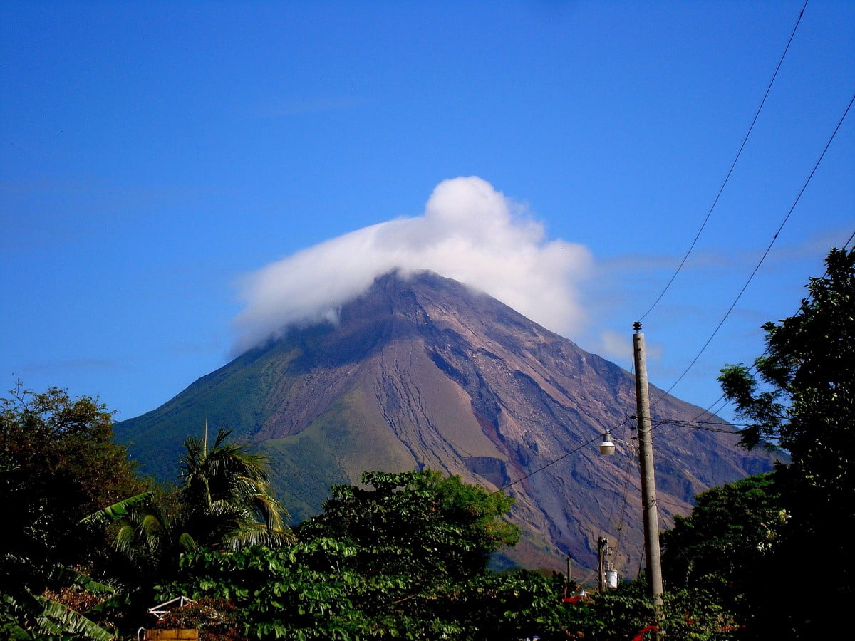 Discovering Volcán Mombacho: A Comprehensive Guide