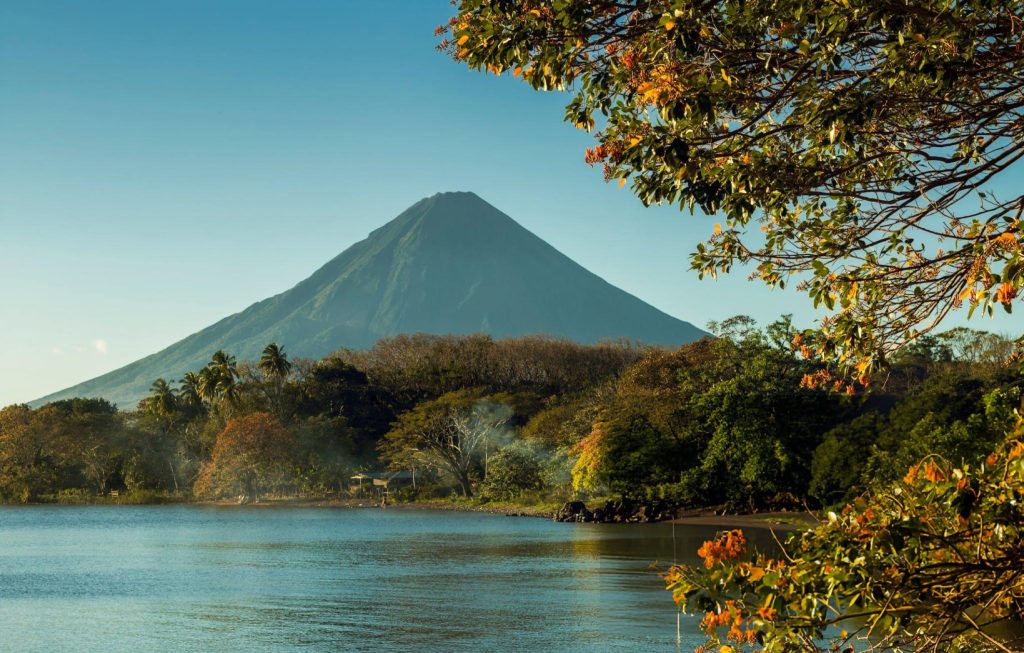 Nicaraguan Volcanoes, madera volcano